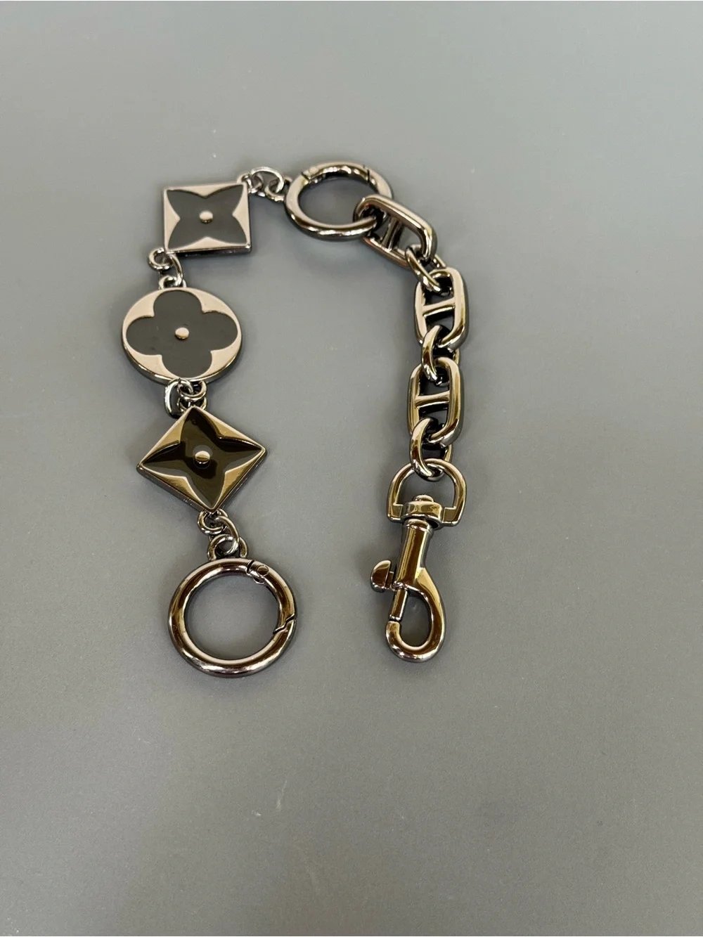 NWOT Gunmetal Quatrefoil Monogram Style Bag Charm Extender 8
